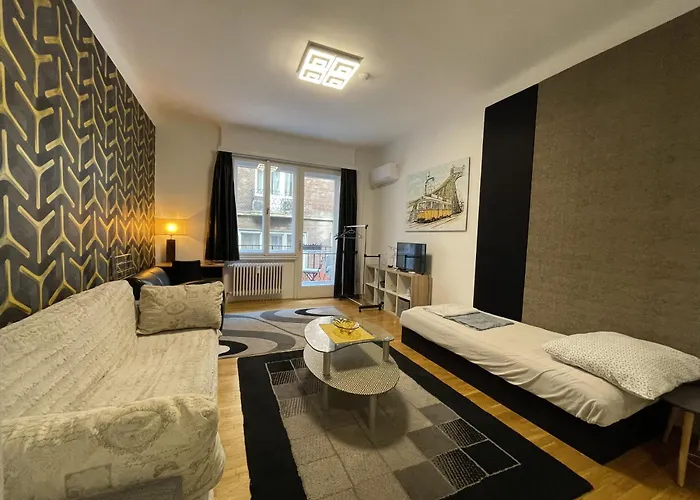 Asboth Central Apartment