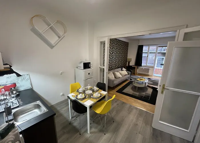 Asboth Central Apartment
